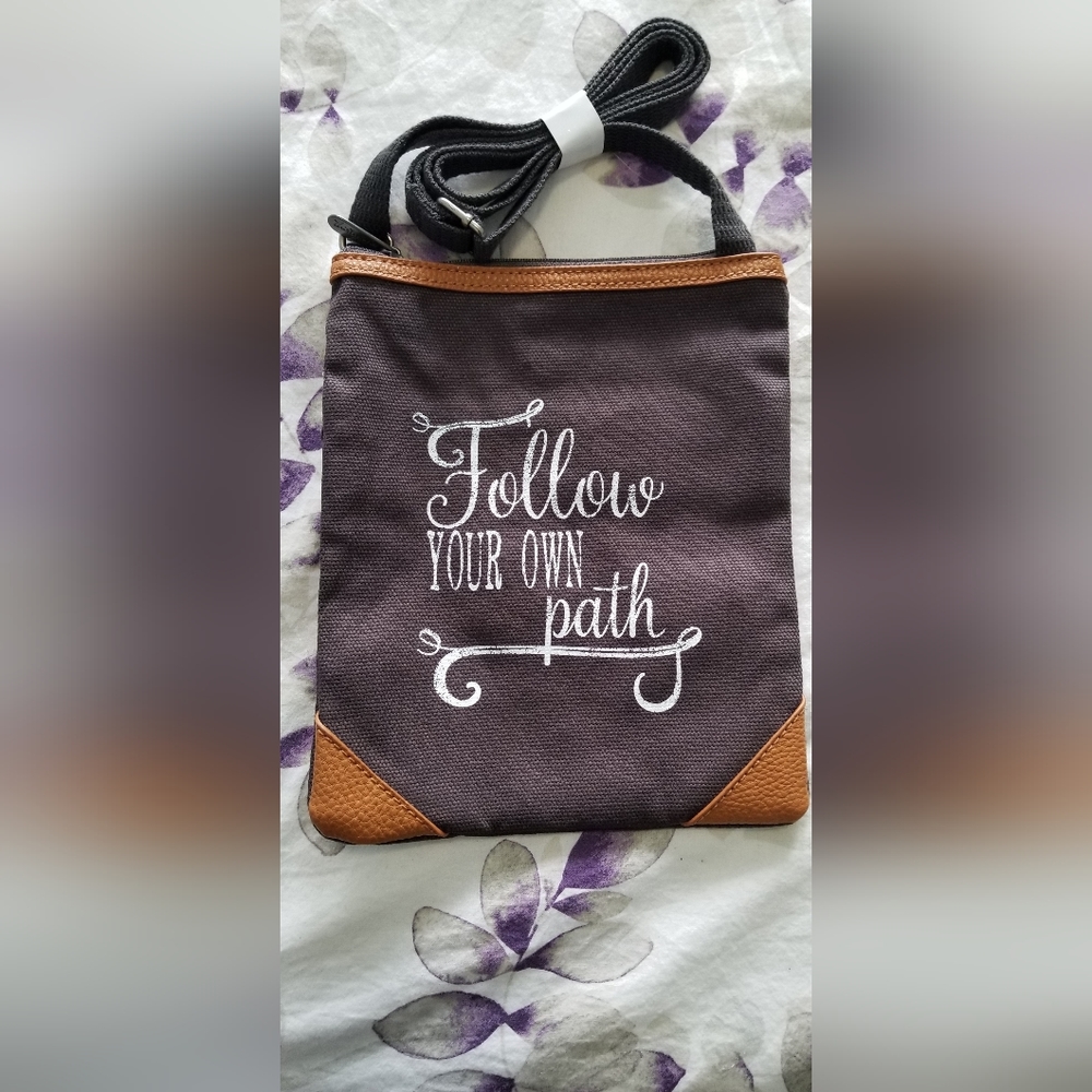 Thirtyone Crossbody Bag - Follow Your Own Dream